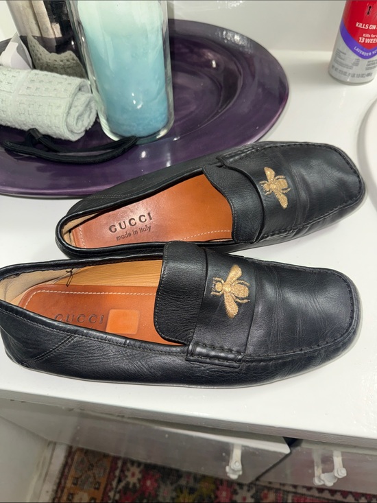 Gucci Other - AUTHENTIC super comfy !!Gucci Black Leather Loafers with Gold Bee Detail